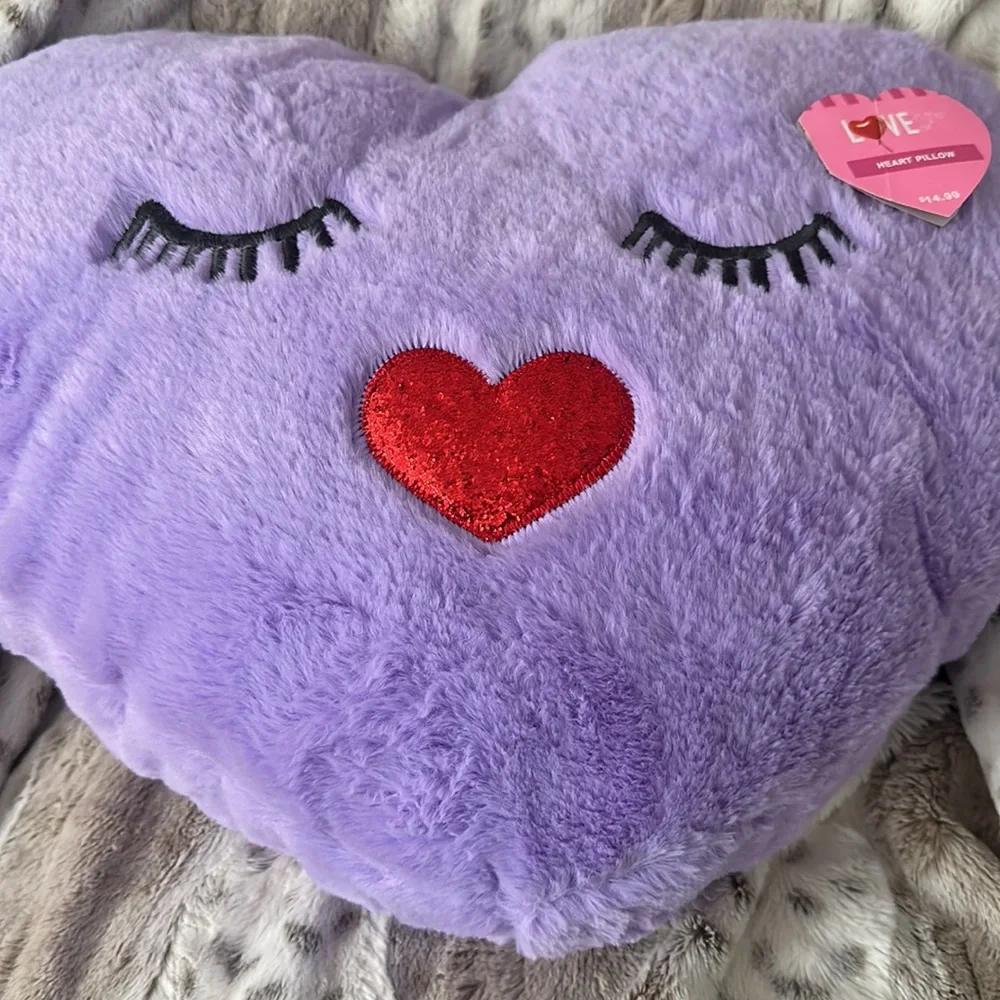 Love in the air heart pillow 14” x 21” - Picture 2 of 4